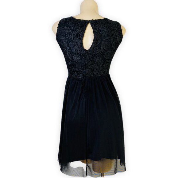 Black Embroidered Tulle Lace Dress - Picture 3 of 10